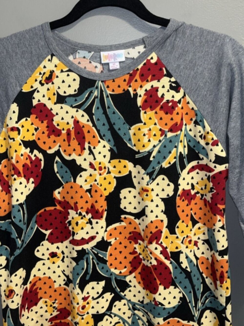 Lularoe Randy Floral Raglan Tee Womens M 3/4 Sleeve Top Stretch Knit - Picture 4 of 8